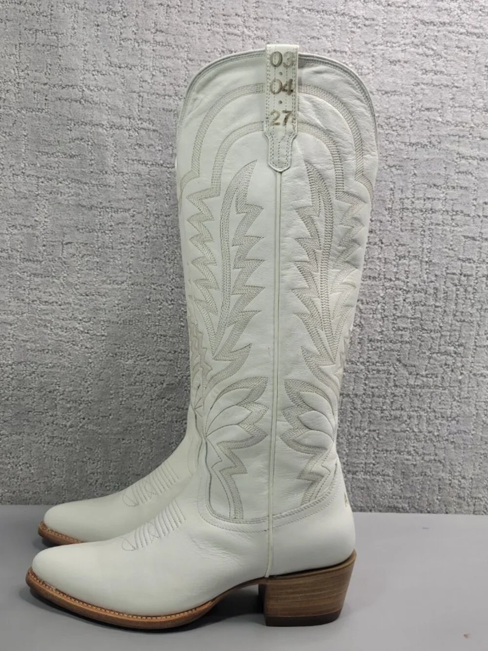 Tecovas The Abby Women's Size US 10B Snow Cowhide Cowgirl Boots.